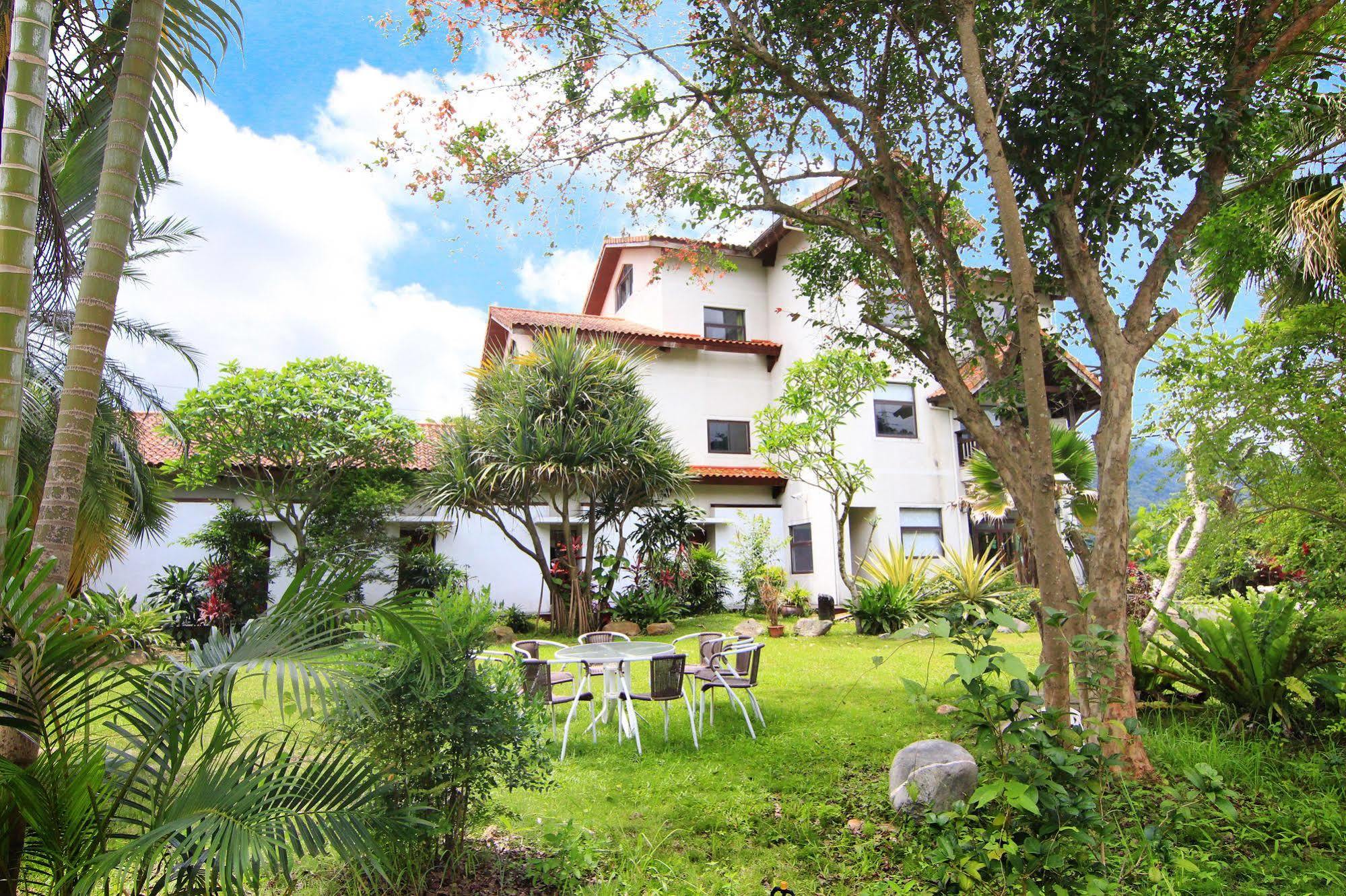 Palm Villa Guesthouse Nantou Exterior foto